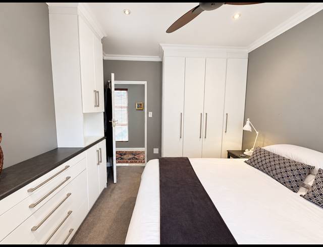 3 BEDROOM TOWNHOUSE FOR SALE IN MIDSTREAM ESTATE